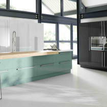 High Gloss Kitchen, Large Handles, Feature Island. 