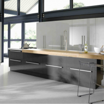 High Gloss Kitchen, Large bank of gloss units, Large Island. 